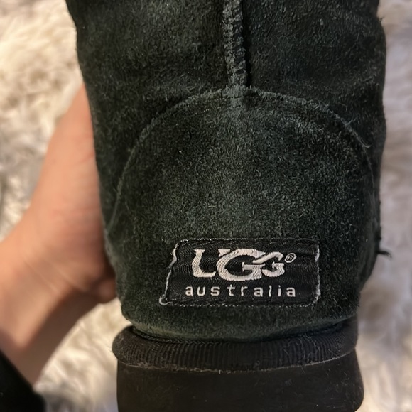 Ugg black fits size 6.5-7.5 - Picture 3 of 3